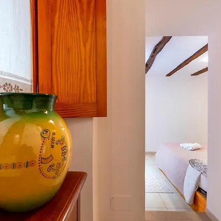 Nonno Efisio Old Town Апартаменты Альгеро